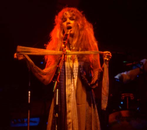Stevie Nicks, 1975-4 - 24 KBytes